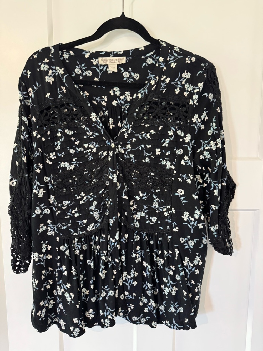 Vintage America Black Floral Crochet Peasant Blouse - White & Light Blue Flowers